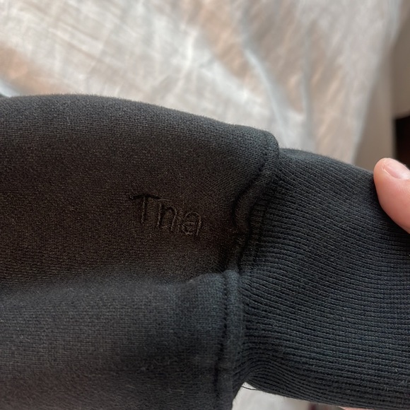 TNA Aritzia Cropped Sweatshirt - Picture 5 of 5
